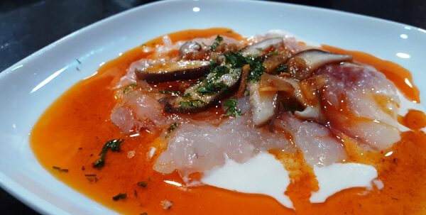 Receta de carpaccio de dorada con gambas y shitake